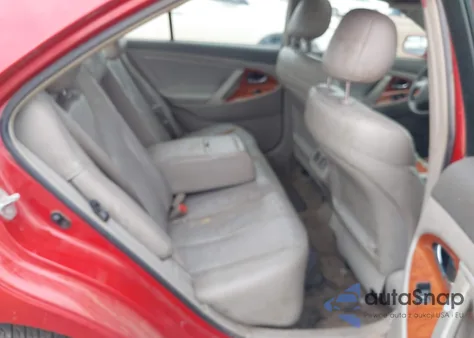 2011 Toyota Camry Base z USA, uszkodzony, nr VIN 4T4BF3EK2BR183658